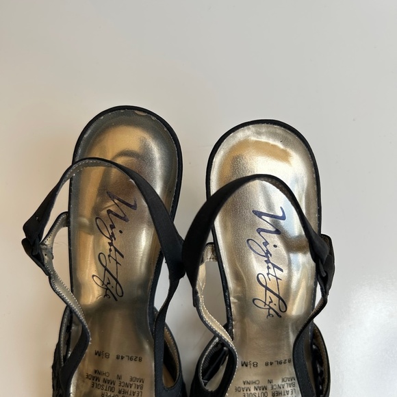 NIGTH LIFE Fabric Upper and Leather outsole Size 8.5 M. - Picture 2 of 9